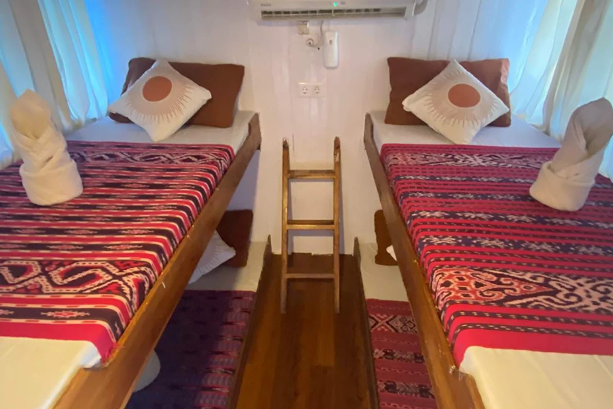 SIP Phinisi Cruise Cabin