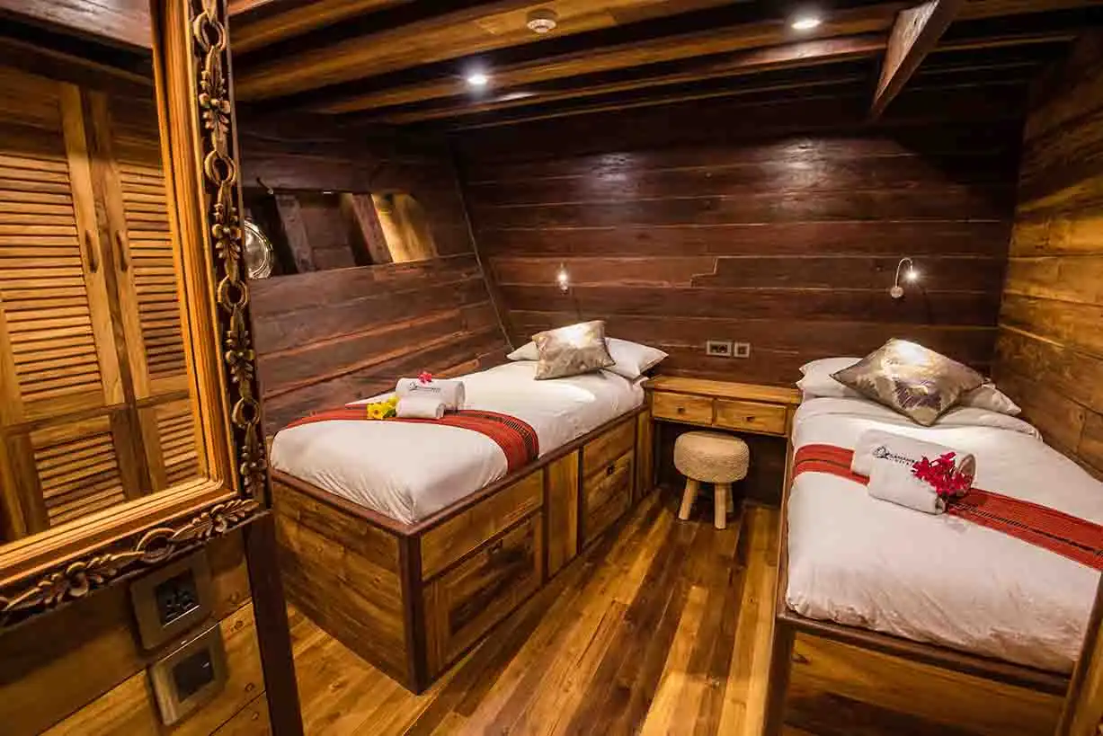 Samambia_ Twin bed cabin