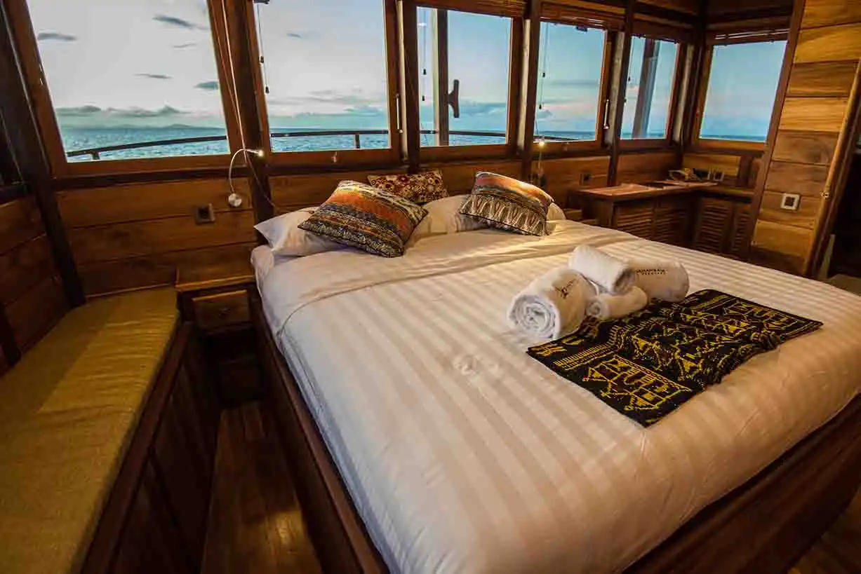 Samambia_master_cabin bed
