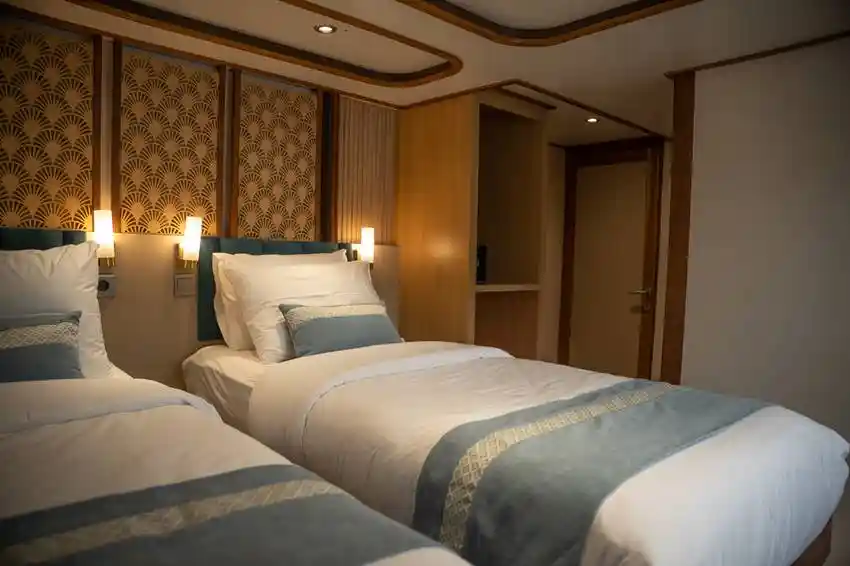 Nayara phinisi cruise bedroom