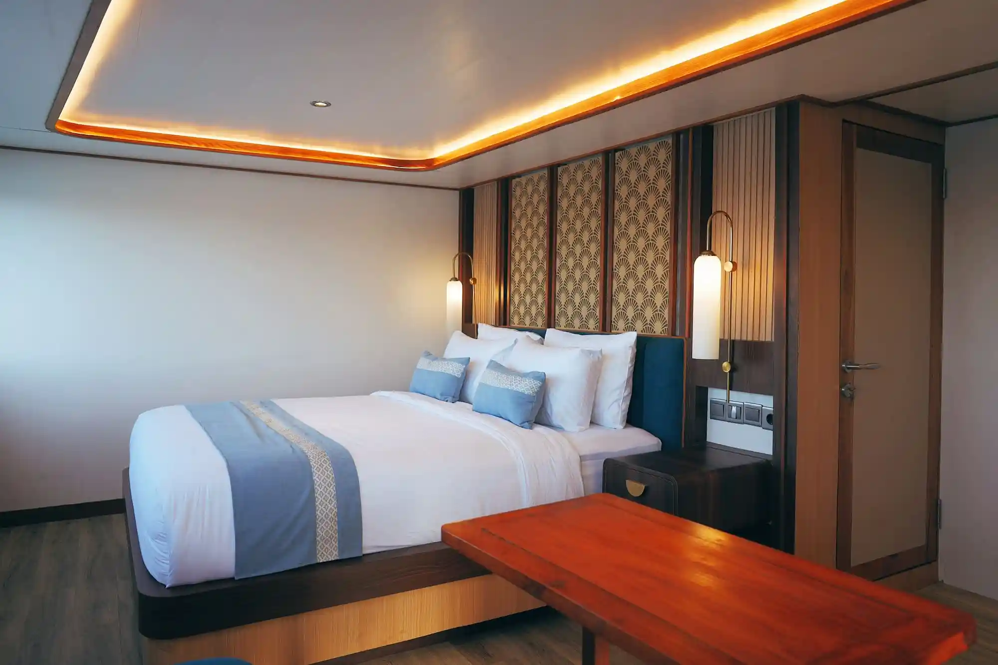 Nayara phinisi cruise bedroom