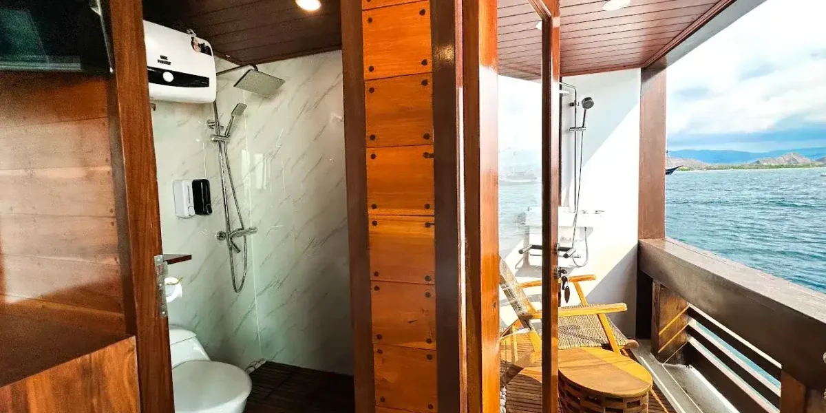 Neptune Cruise Phinisi | Neptune Deluxe Cabin Balcony | Komodo Tour | Komodo Luxury