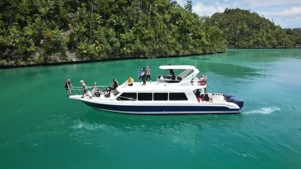 Azure Speedboat Charter | Komodo Luxury