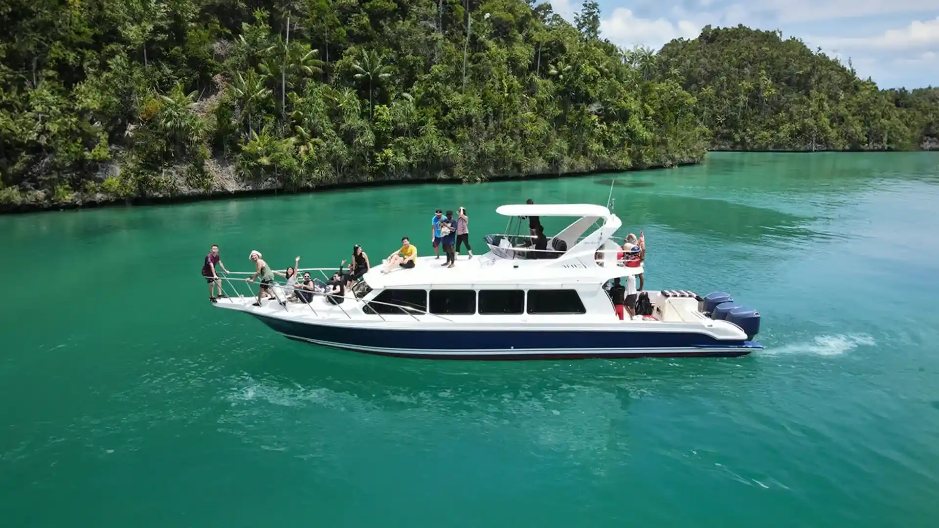 Azure Speedboat Charter by Komodo Luxury