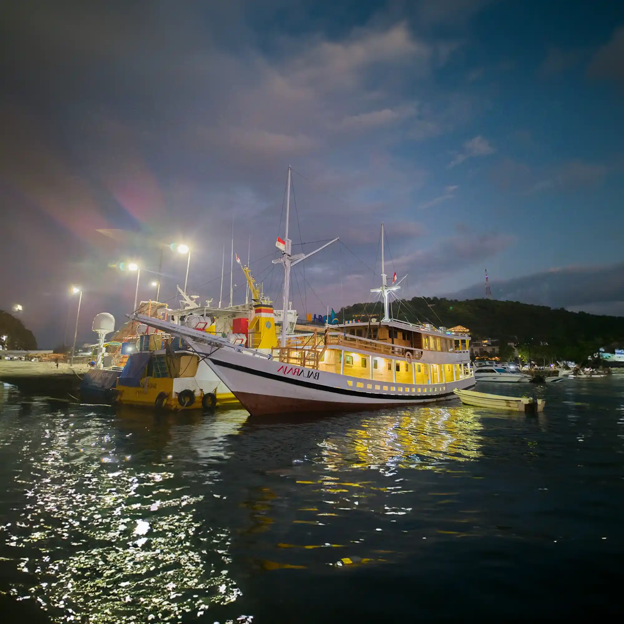 Balaraja Yacht Cruise Phinisi - KomodoLuxury
