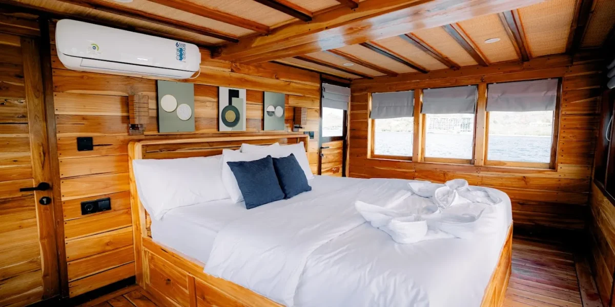 Barakati Phinisi Boat Cahrter | Barakati Wakatobi Cabin | Komodo Luxury