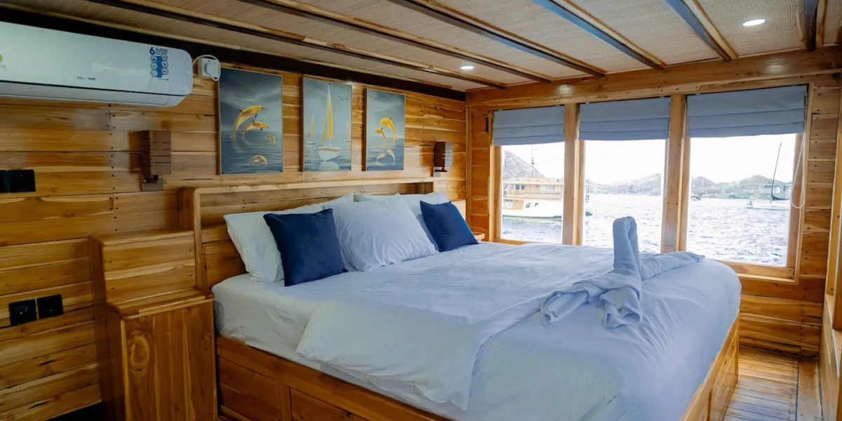 Barakati Phinisi Boat Cahrter | Barakati Walio Cabin | Komodo Luxury