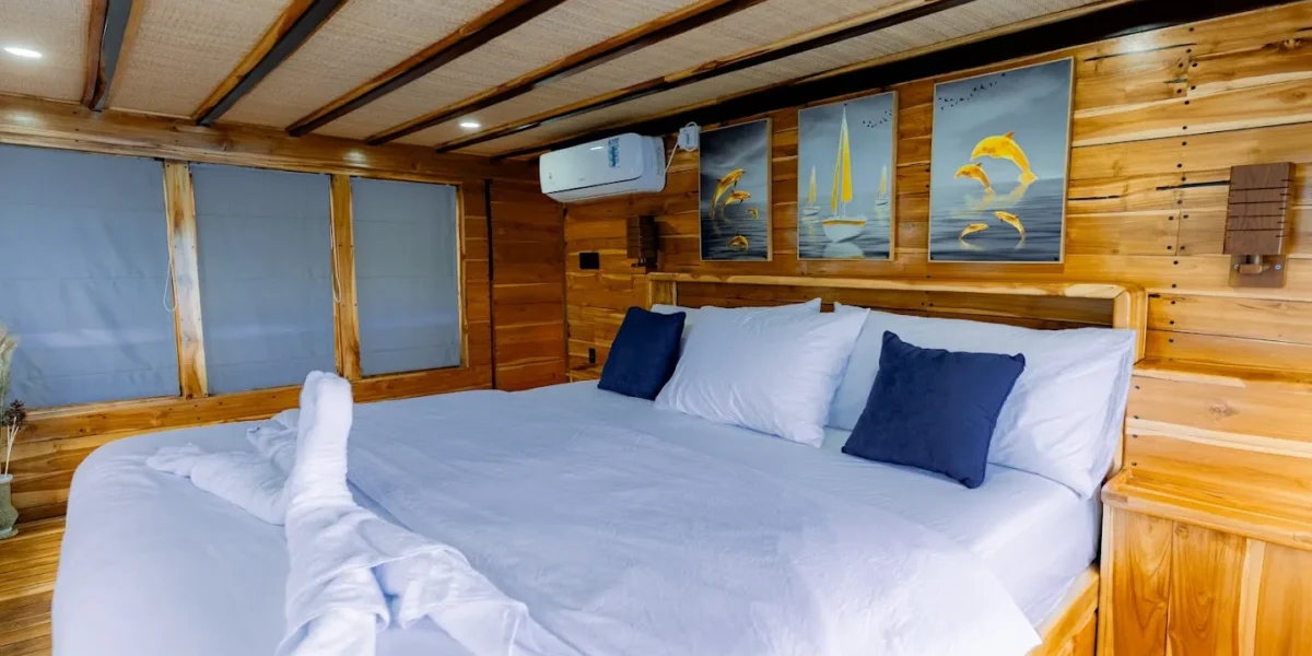 Barakati Phinisi Boat Cahrter | Barakati Walio Cabin | Komodo Luxury