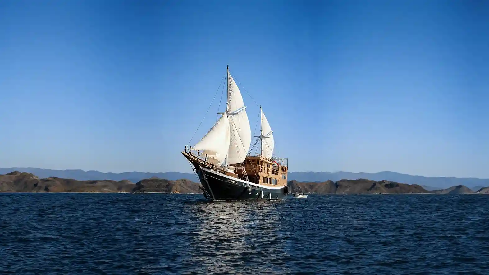 Cordelia Yacht Cruise Phinisi Charter by Komodo Luxury