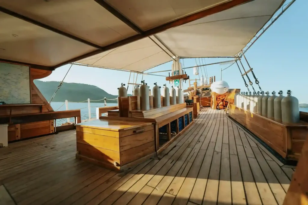 Yacht Cruise Diving Equipment Deck | Komodo Liveaboard | Komodo Luxury