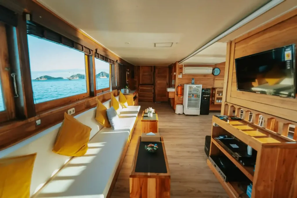 Cordelia Yacht Cruise Lounge Area - KomodoLuxury