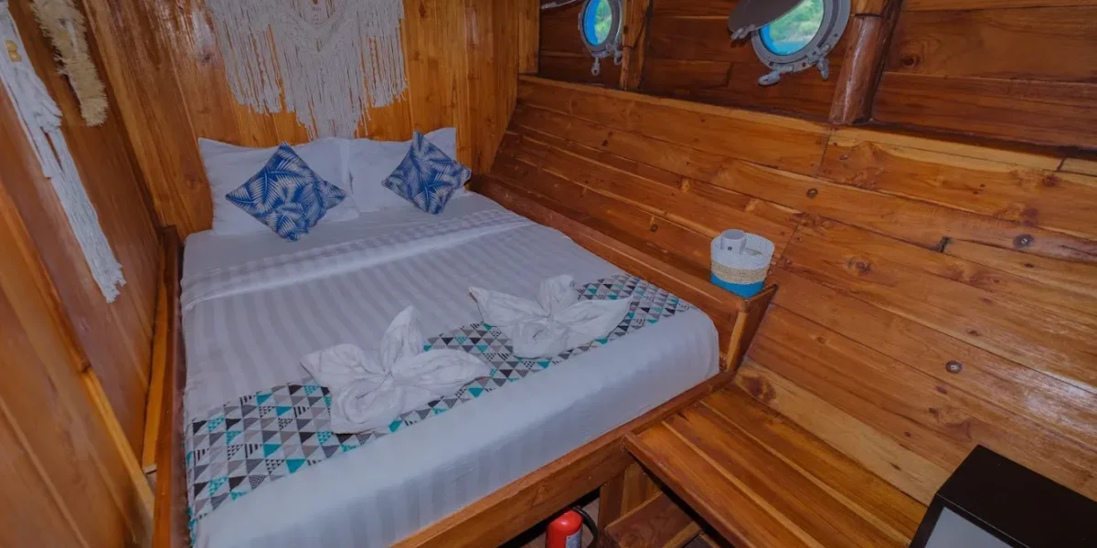 Dream Ocean Phinisi Boat Charter | Dream Ocean Phinisi Deluxe Cabin | KomodoLuxury