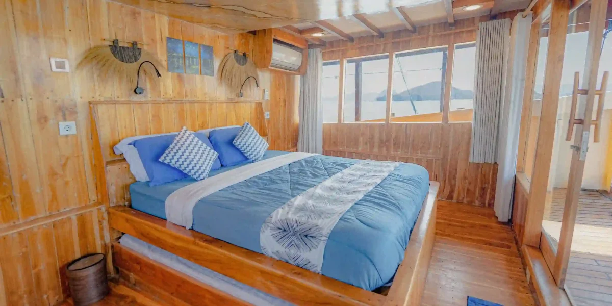 Family Ocean Cabin Room Lamborajo II Phinisi