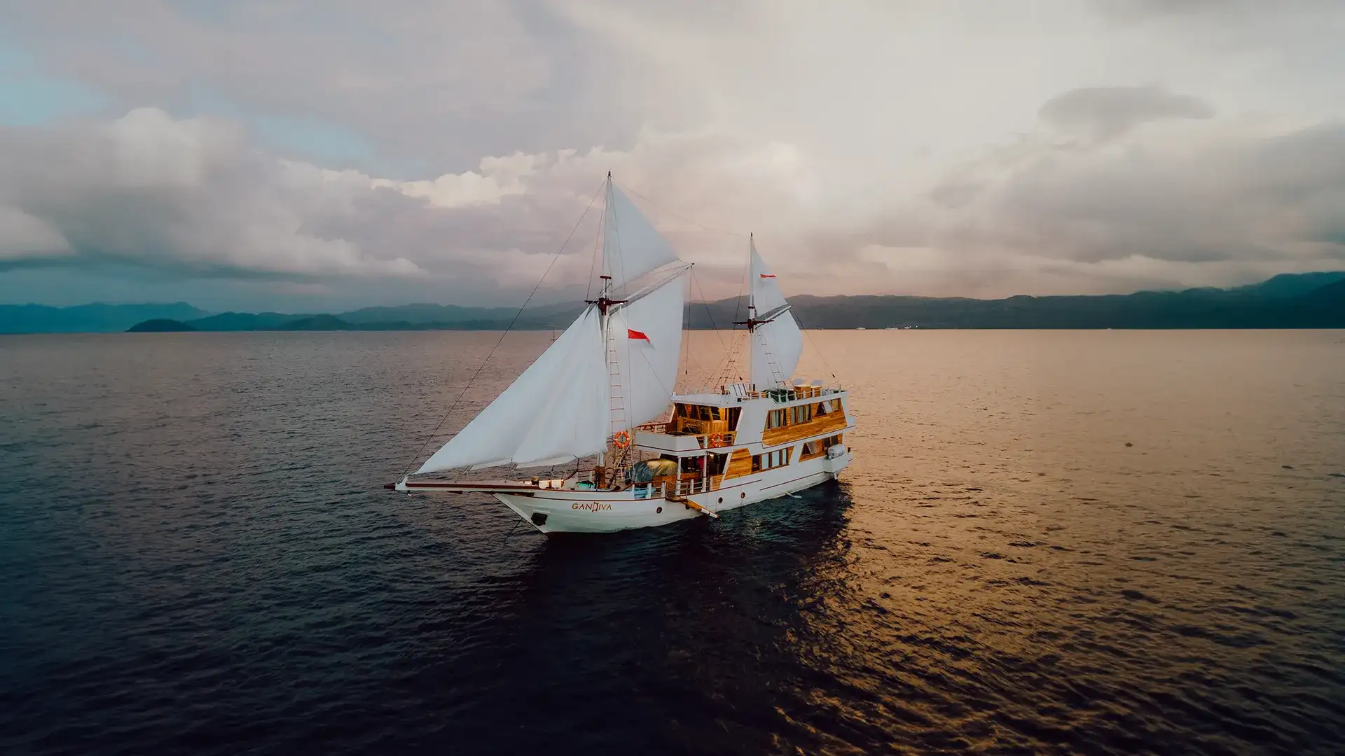 Gandiva Yacht Cruise Phinisi Charter by Komodo Luxury