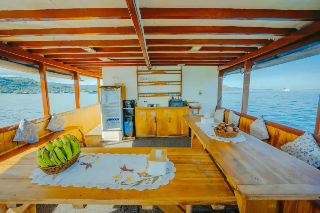 Lamborajo 1 Phinisi Boat Charter | Lamborajo 1 Phinisi Dining Area | Komodo Luxury