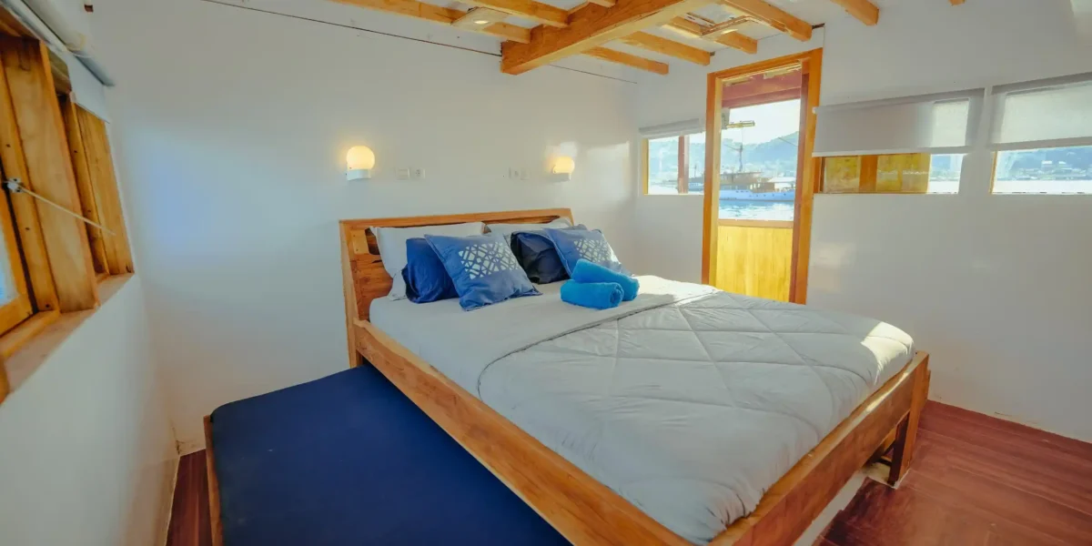 Lamborajo 1 Phinisi Boat Charter | Lamborajo 1 Phinisi Master Ocean Cabin | Komodo Luxury