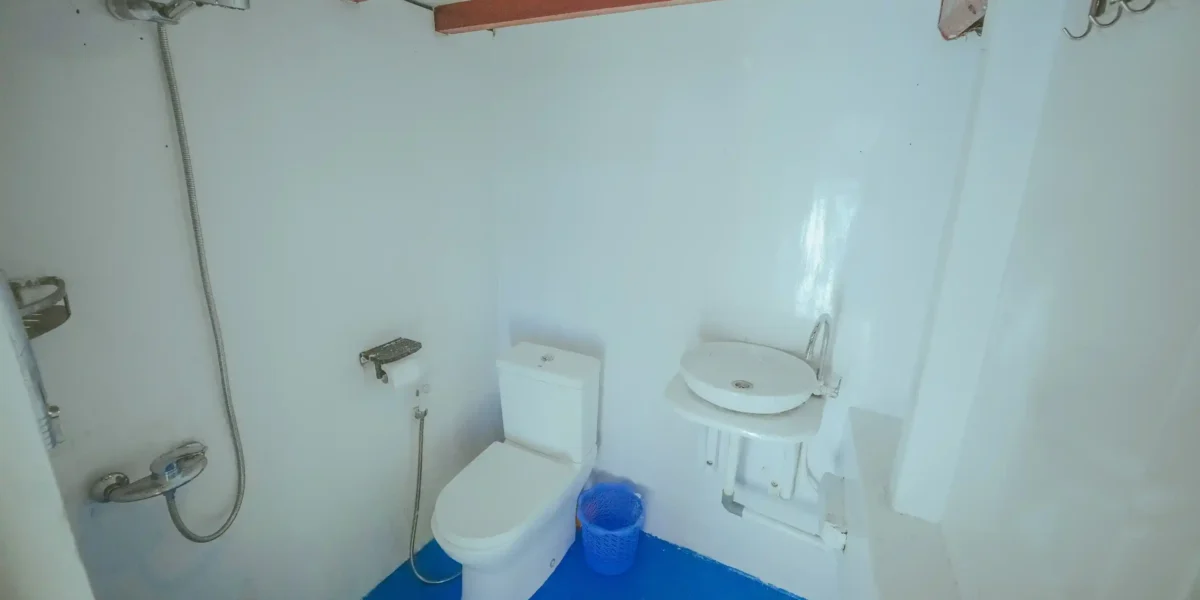 Lamborajo 1 Phinisi Boat Charter | Lamborajo 1 Phinisi Sharing Toilet | Komodo Luxury