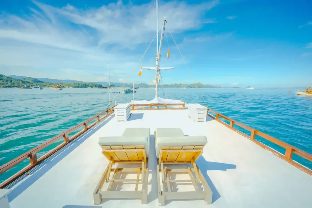 Lamborajo 1 Phinisi Boat Charter | Lamborajo 1 Phinisi Sundeck Area | Komodo Luxury