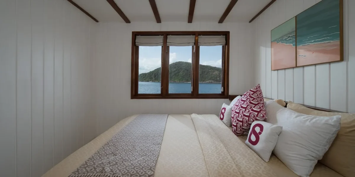 Le Costa Deluxe Cabin Marbella Capri Yacht Cruise | Komodo Luxury
