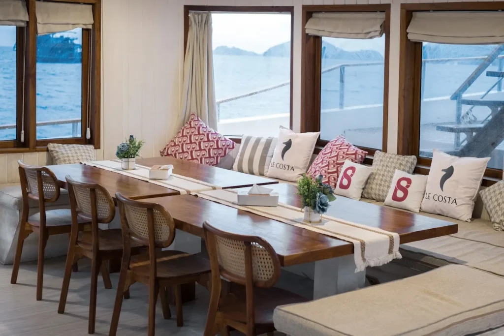 Le Costa Indoor Dining Area | Komodo Luxury