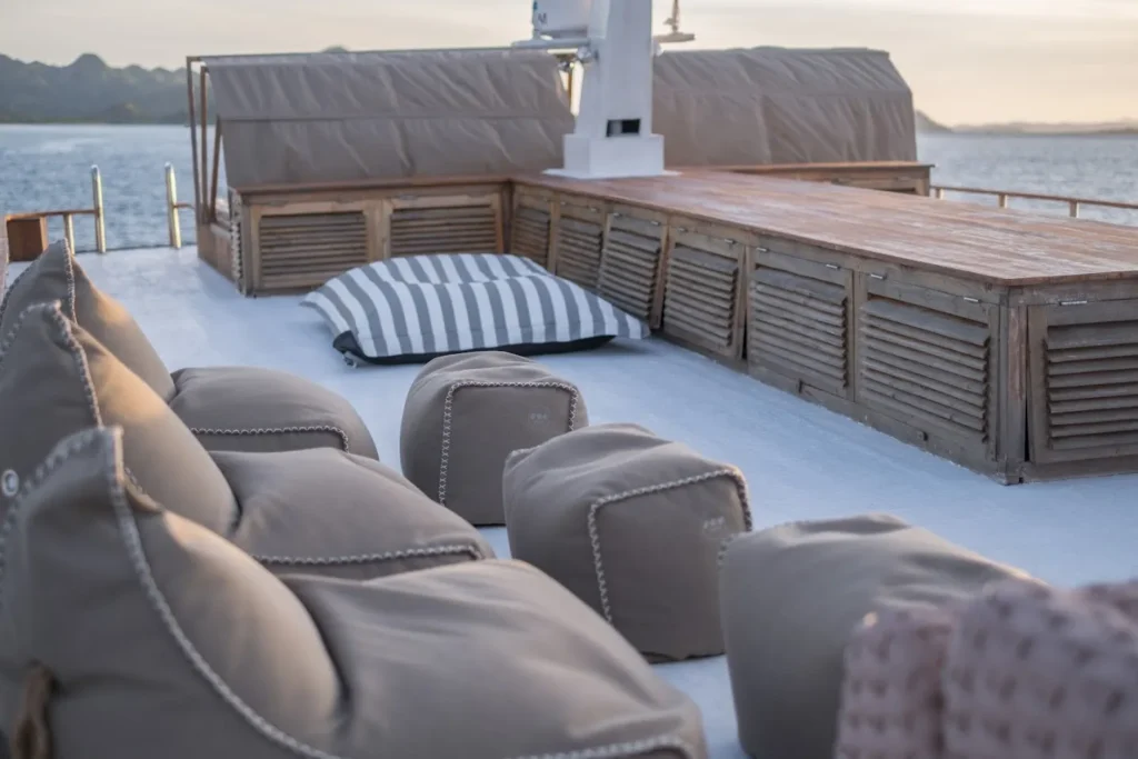 Le Costa Sundeck Area | Komodo Luxury