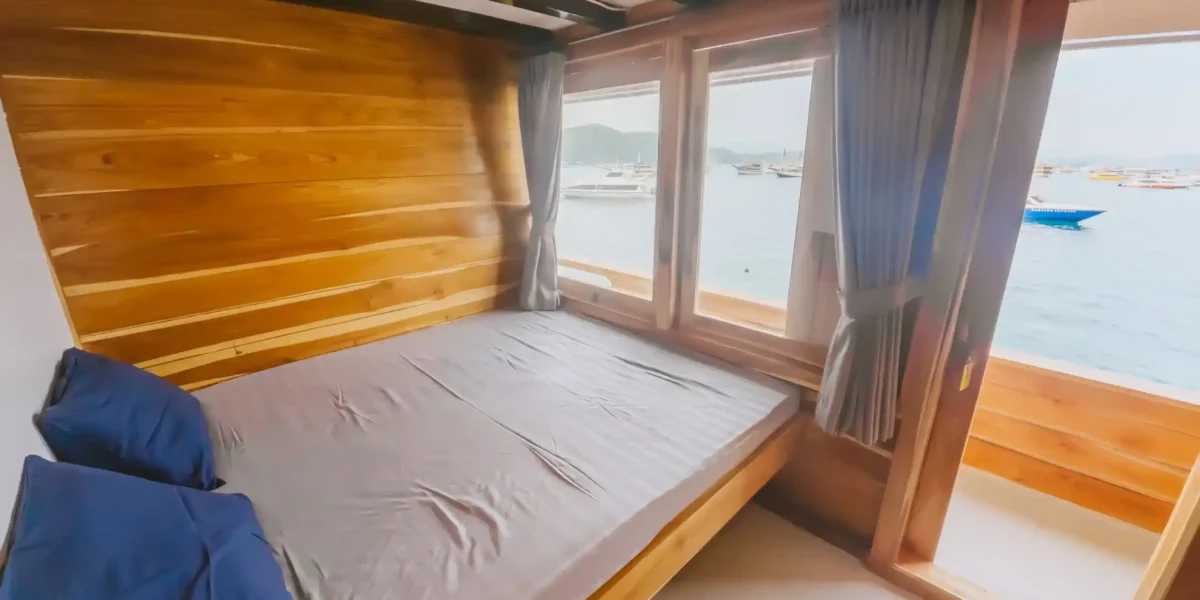 Maheswari Phinisi Deluxe Cabin | Komodo Luxury