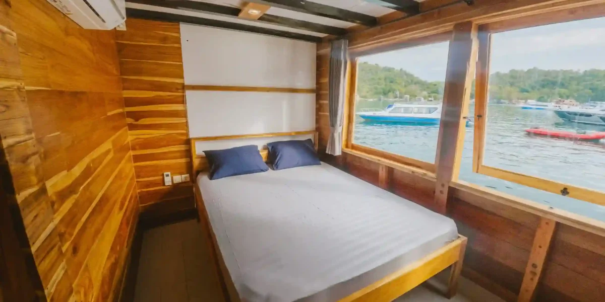 Maheswari Phinisi Signature Cabin | Komodo Luxury