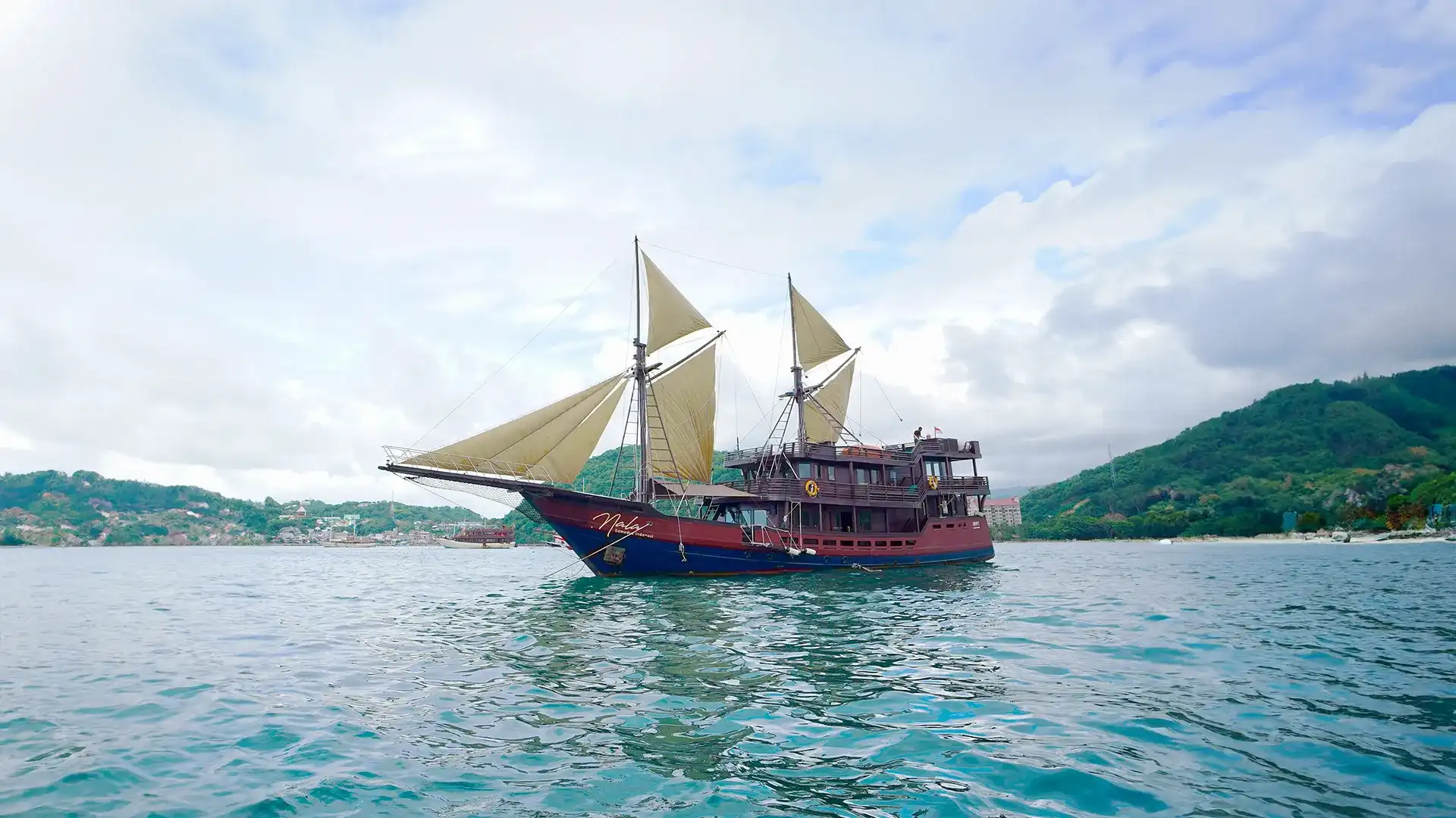 Nala Yacht Cruise Phinisi Charter by Komodo Luxury