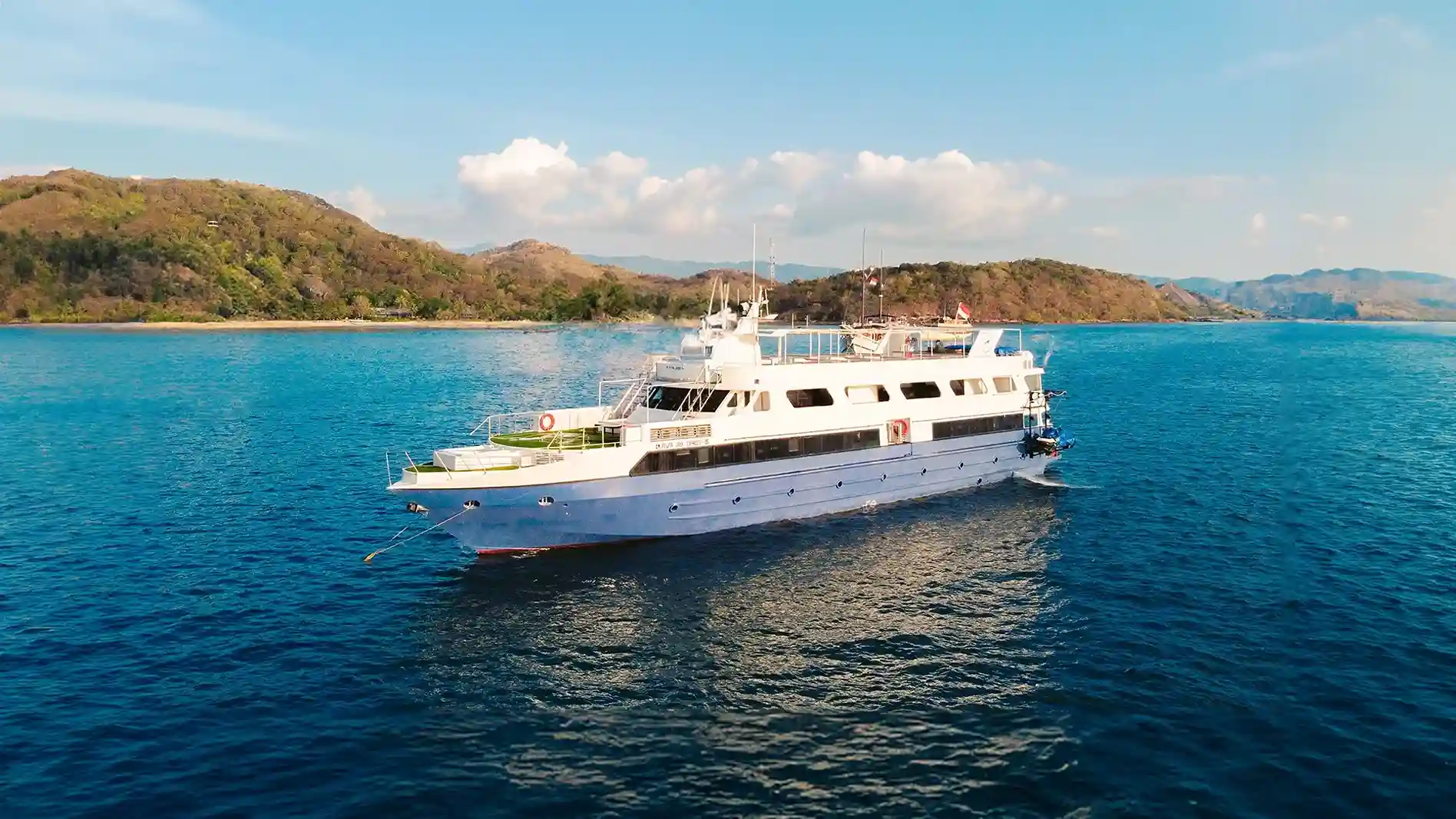 Ocean Angel Yacht Cruise Phinisi Charter by Komodo Luxury