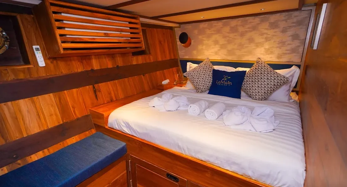 Lamain 1 Phinisi Boat Charter | Praha & Venica Cabin | Komodo Luxury