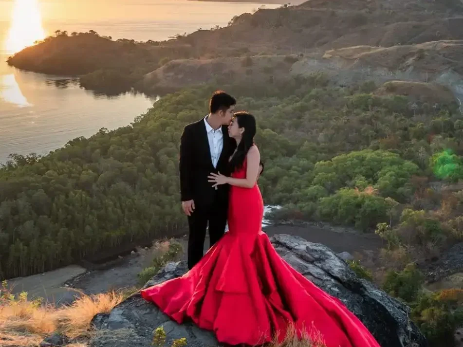 Pantai Merah, lokasi upacara di Komodo