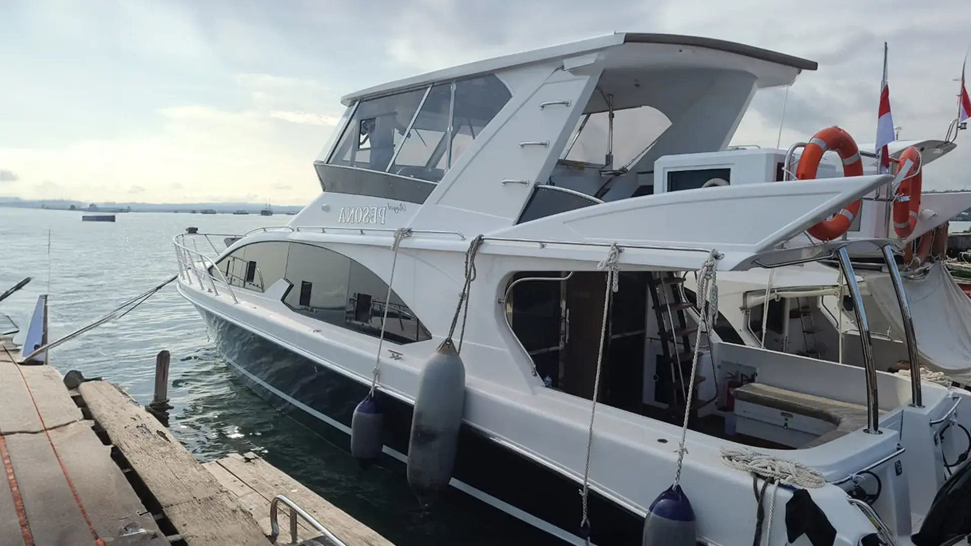 Royal Pesona Speedboat Charter by Komodo Luxury