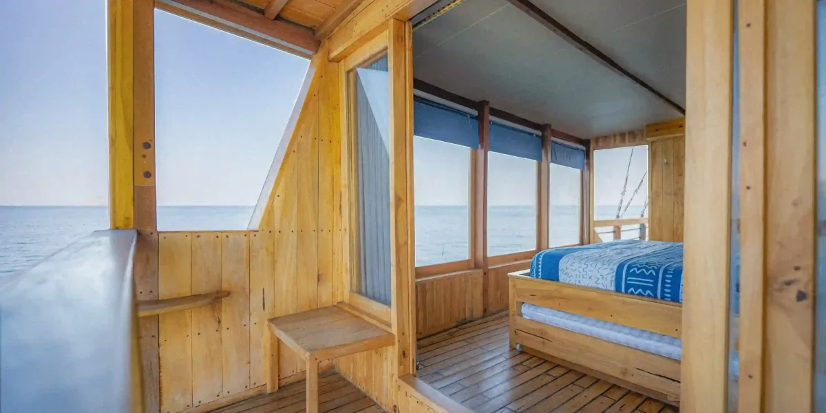 Royal master Cabin Balcony Lamborajo II Phinisi | Komodo Luxury