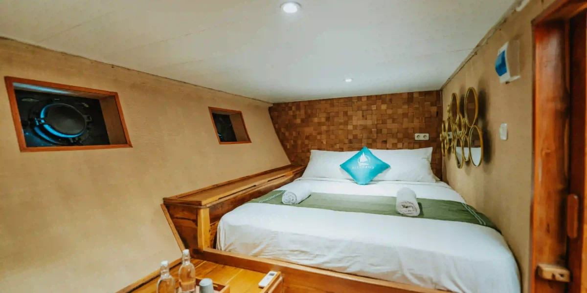 红宝石小屋——科迪莉亚菲尼西游艇包租 | 科莫多豪华游艇