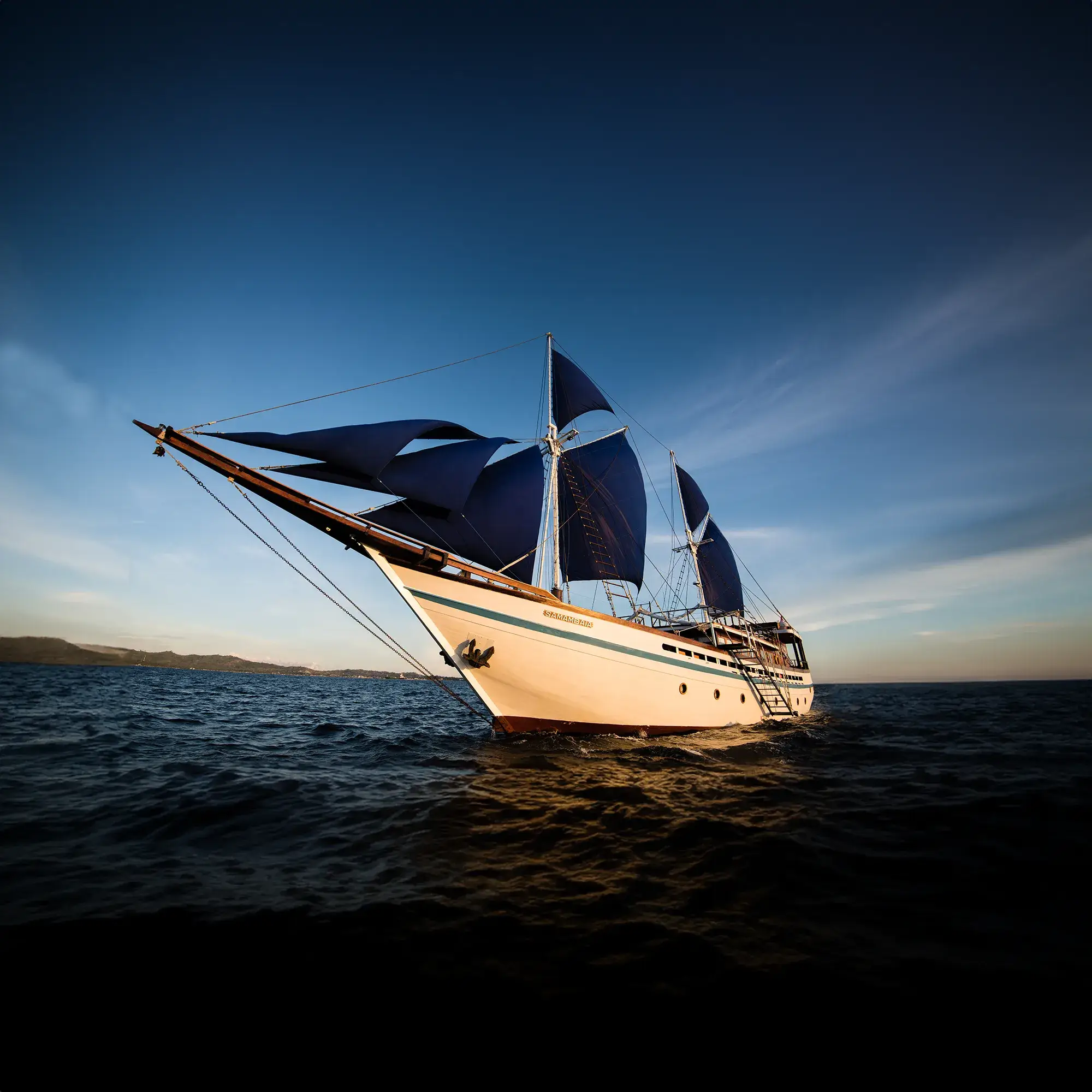 Samambaia Yacht Cruise Phinisi - KomodoLuxury