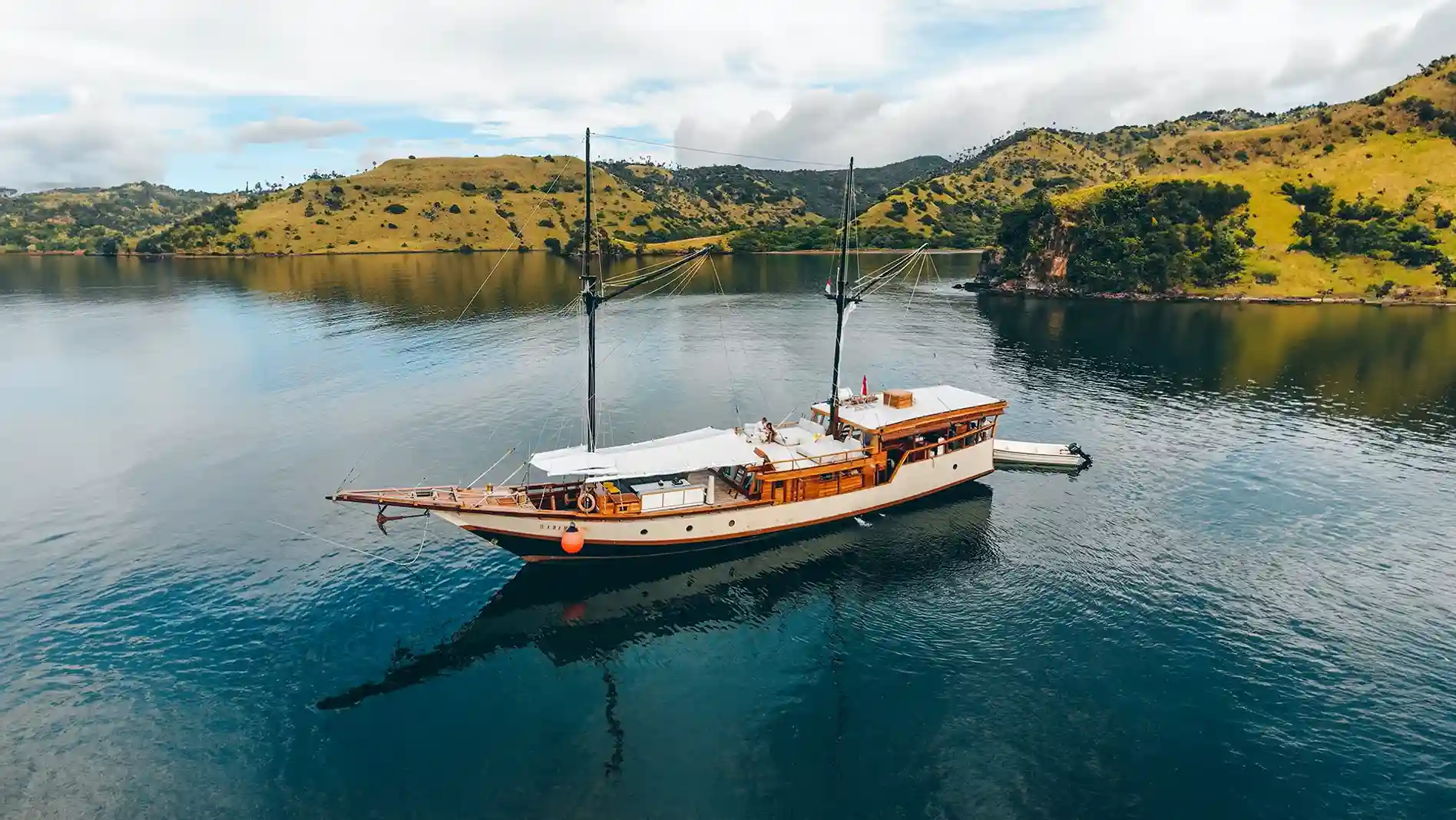 Samara 2 Yacht Cruise Phinisi Charter by Komodo Luxury