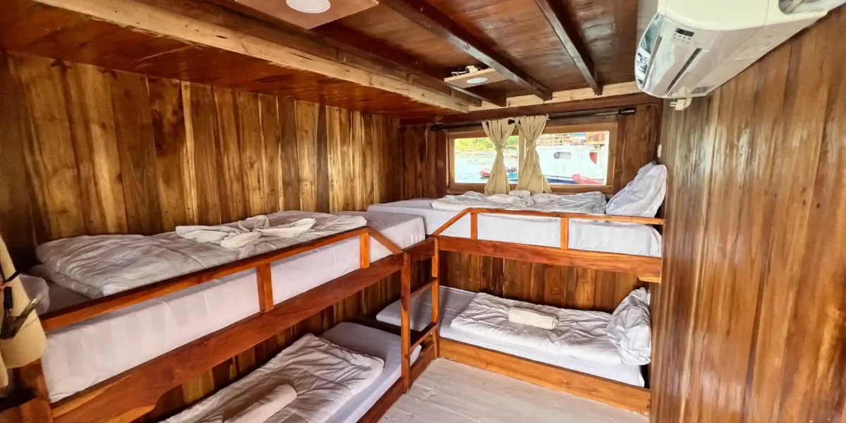 Share Cabin Flores Utama Phinisi Boat Charter | Komodo Luxury