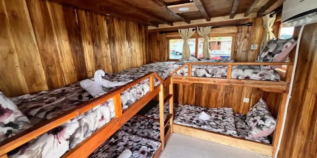 Share Cabin Flores Utama Phinisi Boat Charter | Komodo Luxury
