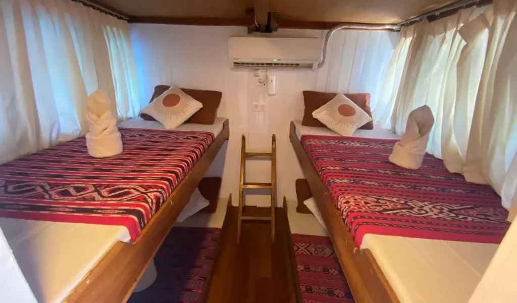 SIP Phinisi Boat Charter | SIP Phinisi Sharing Cabin | Komodo Tour | Komodo Luxury