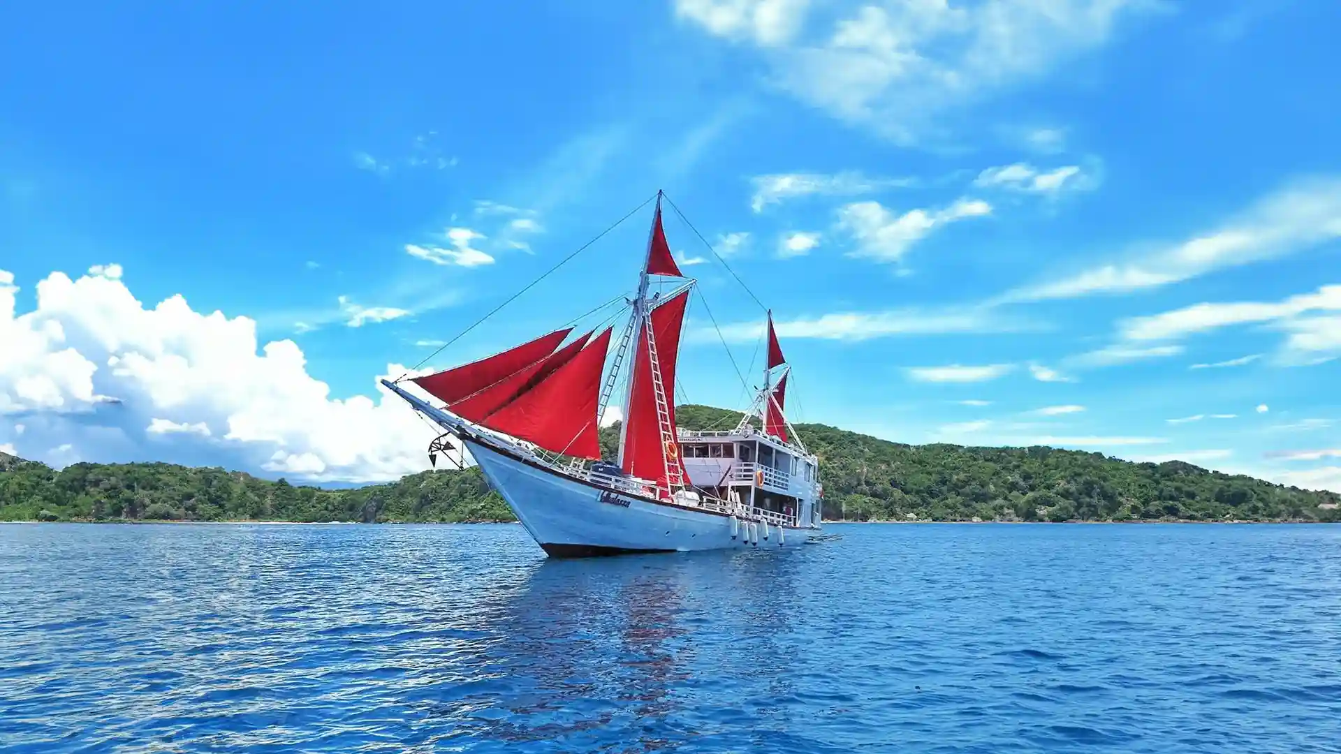 Thalassa 1 Yacht Cruise Phinisi Charter by Komodo Luxury
