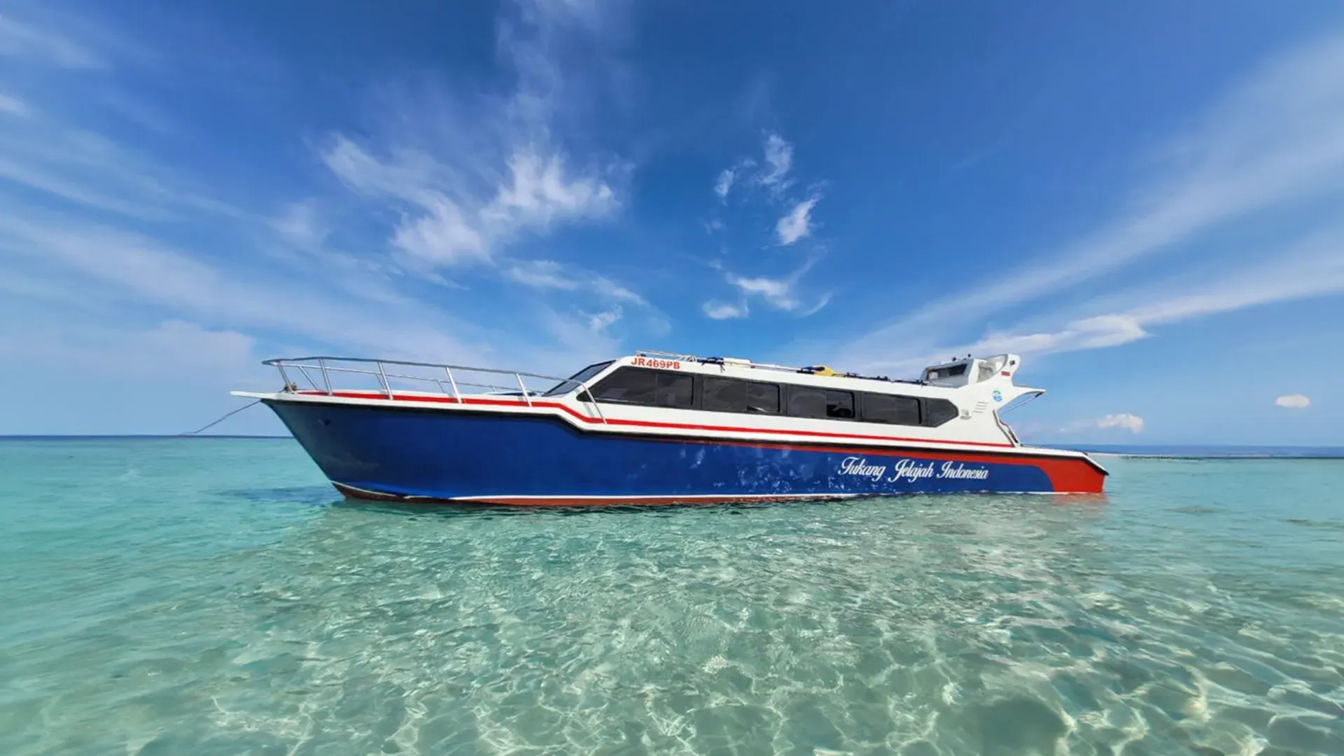 TJI 01 Speedboat Charter by Komodo Luxury