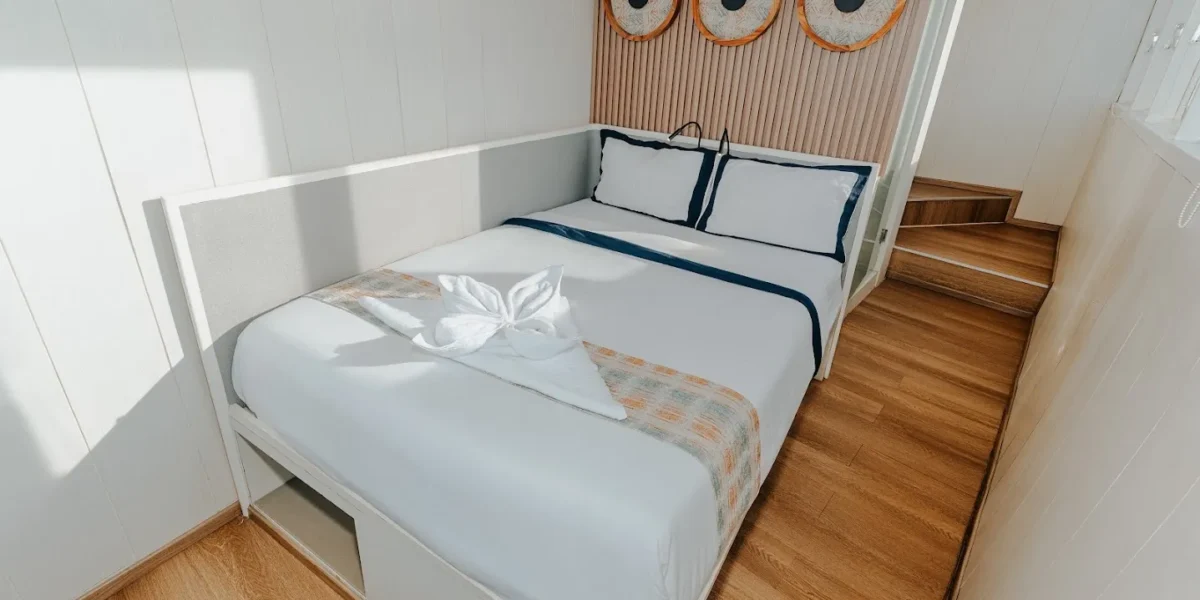 Tara Phinisi Cruise Boat Charter | Tara Panoramic View Cabin | Komodo Luxury