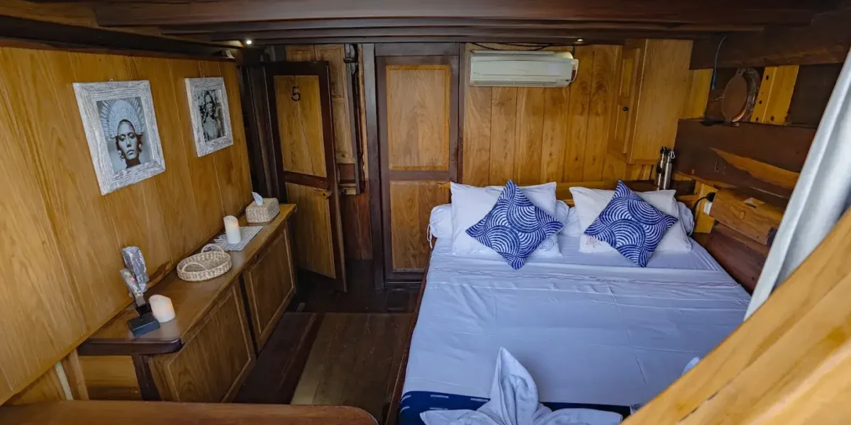 Teman Liveaboard Phinisi Boat Charter | Teman Liveaboard Sulawesi Cabin | Komodo Luxury