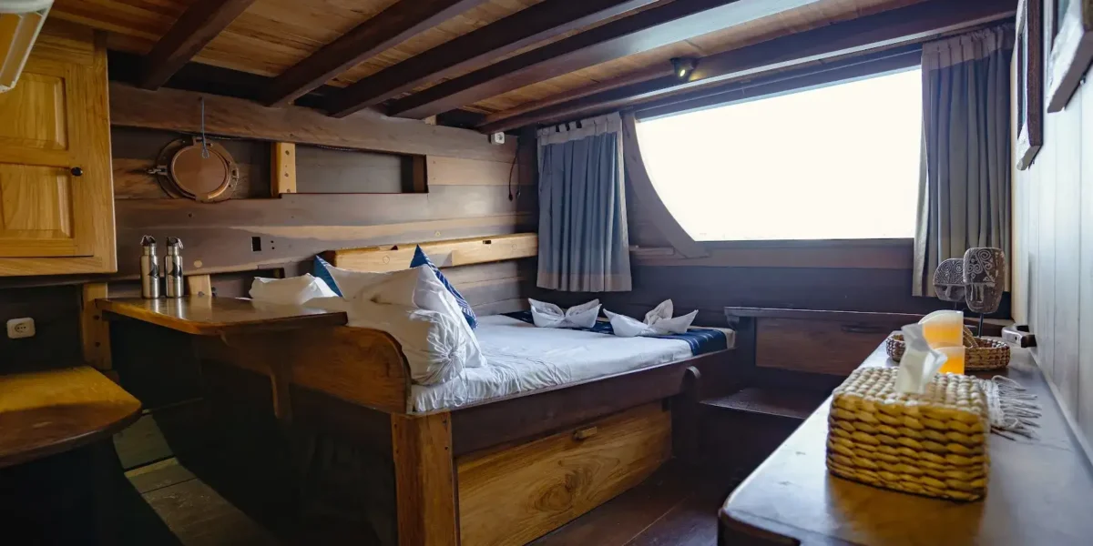 Teman Liveaboard Phinisi Boat Charter | Teman Liveaboard Sulawesi Cabin | Komodo Luxury