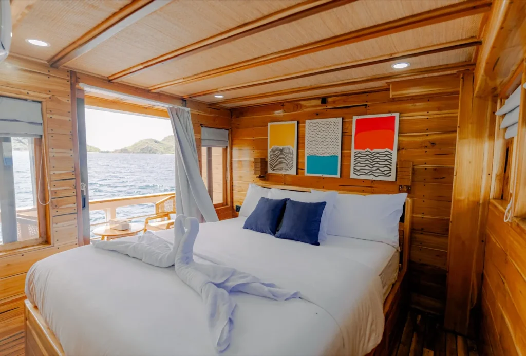 Barakati Phinisi Boat Charter | Barakati Nirwana Cabin | Komodo Luxury