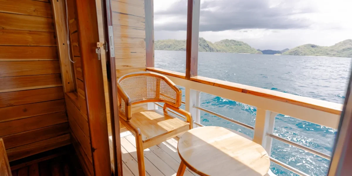 Barakati Nirwana Room | Barakati Phinisi Boat Charter | Komodo Luxury