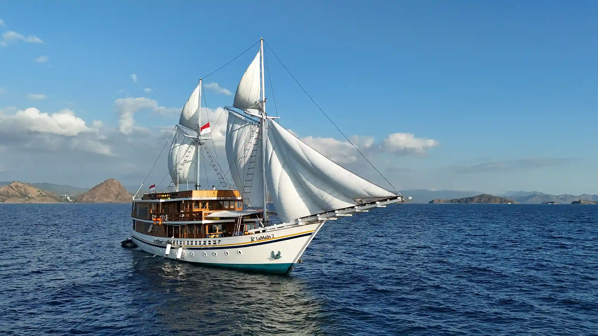 Phinisi Boat Charter | Labuan Bajo Yacht Rental