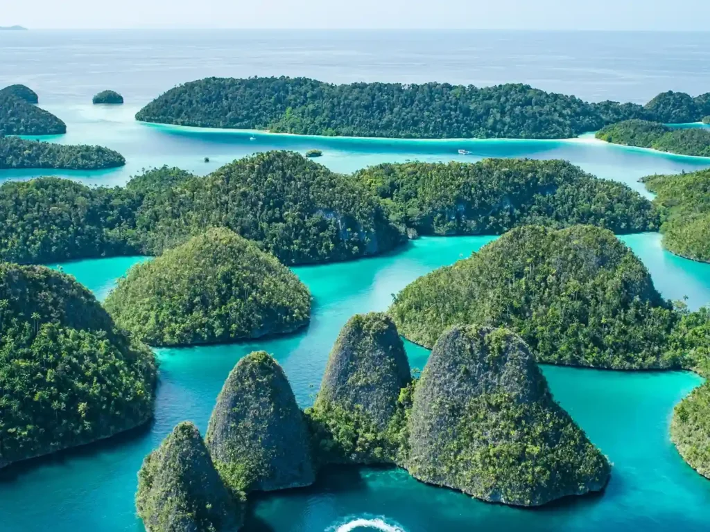 Wayag Island, Raja Ampat - Komodo Luxury