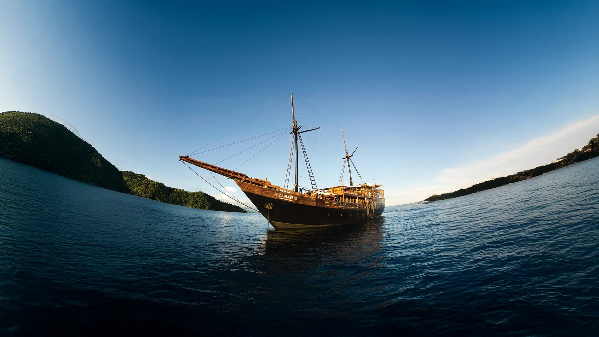 Damai 1 Liveaboard by KomodoLuxury