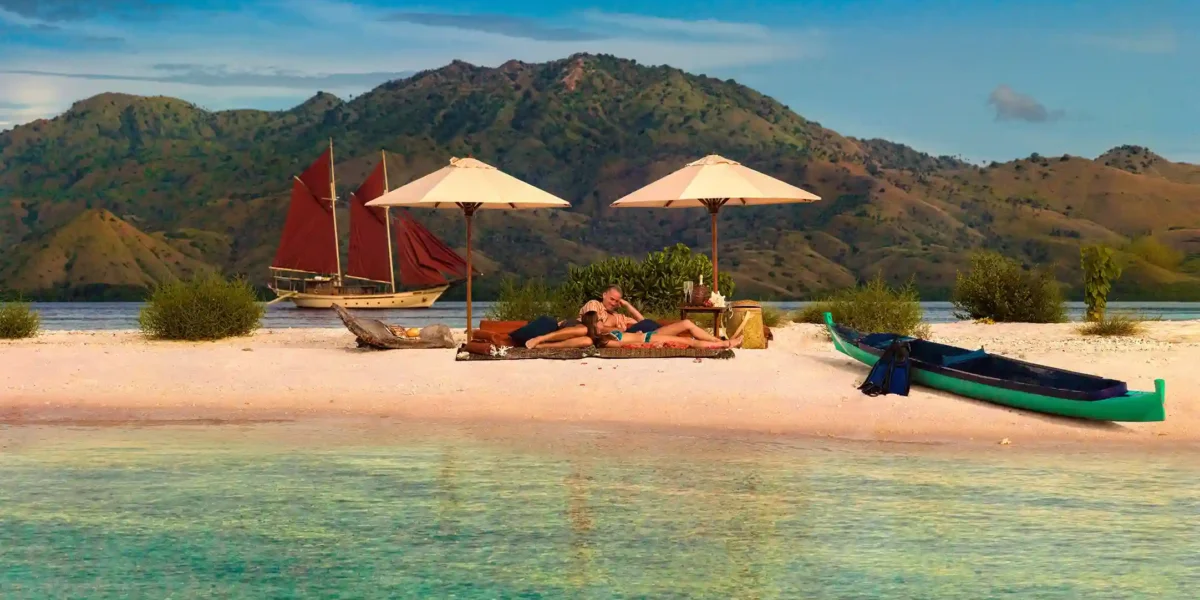 Si Datu Bua Phinisi Sailing | Raja Ampat Tour | Komodo Tour | Komodo Luxury